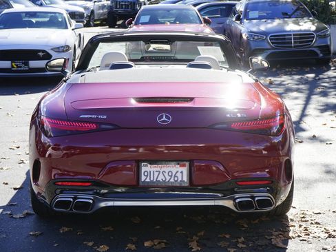 Used 2022 Mercedes-Benz SL 55 AMG 4MATIC w/ Driver Assistance Package image 9