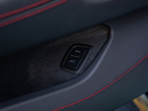 Used 2025 Chevrolet Corvette Z06 RWD image 42
