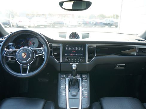 Used 2017 Porsche Macan S image 38