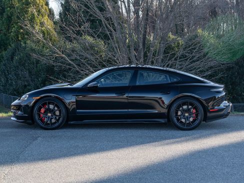 New 2026 Porsche Taycan GTS image 2