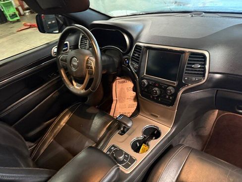 Used 2014 Jeep Grand Cherokee Limited w/ Trailer Tow Group IV AWD/4WD image 12