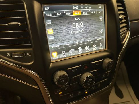 Used 2017 Jeep Grand Cherokee Limited AWD/4WD image 13