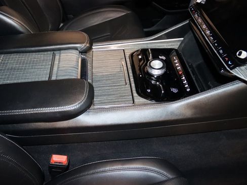 Used 2022 Jeep Wagoneer Series III w/ Premium Group I image 70