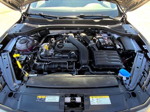 New 2026 Volkswagen Jetta SE FWD image 16