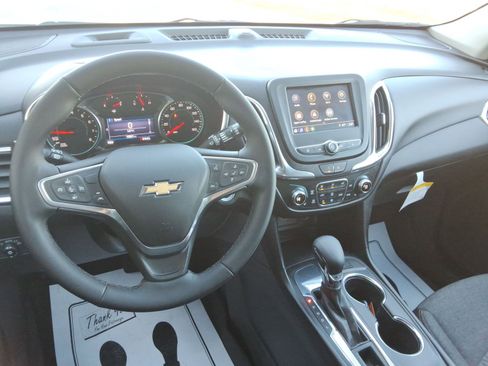 Used 2023 Chevrolet Equinox LT image 12