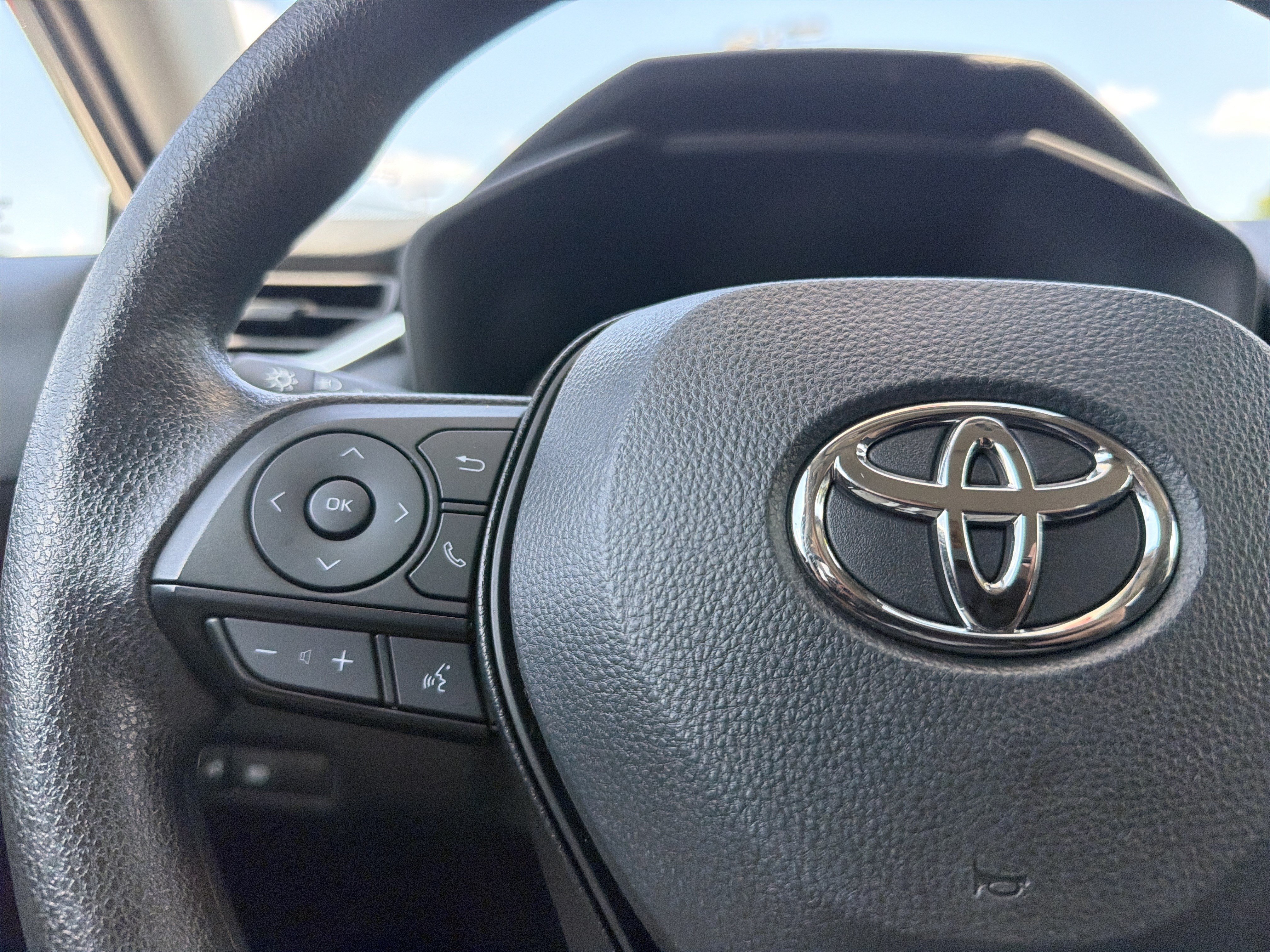Certified 2025 Toyota RAV4 LE AWD/4WD image 11