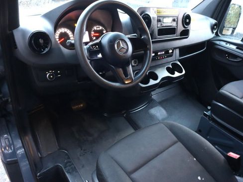 Used 2019 Mercedes-Benz Sprinter 144 image 9