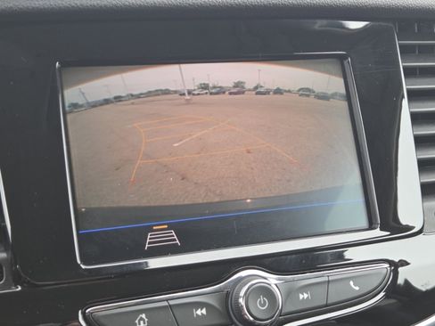 Used 2022 Buick Encore Preferred AWD/4WD image 6