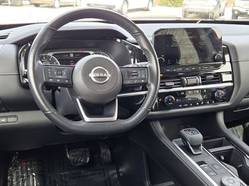 Used 2022 Nissan Pathfinder SL AWD/4WD image 18
