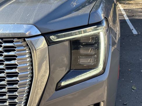 Used 2021 GMC Yukon XL Denali image 10