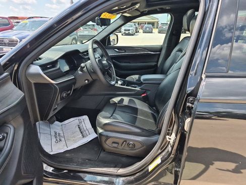 Used 2024 Jeep Grand Cherokee L Limited w/ Luxury Tech Group II AWD/4WD image 17
