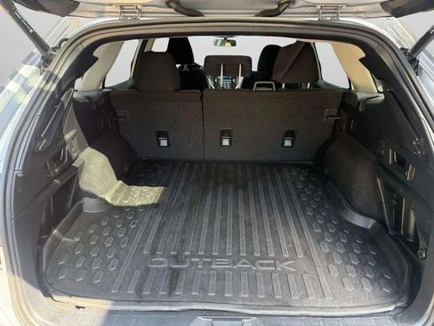 Used 2023 Subaru Outback Premium image 10