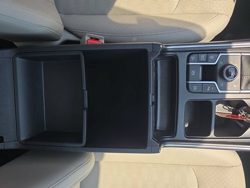 Certified 2025 Kia Sorento S w/ Panoramic Sunroof Package AWD/4WD image 26