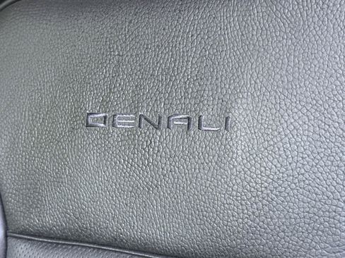 Used 2025 GMC Sierra 1500 Denali AWD/4WD image 26