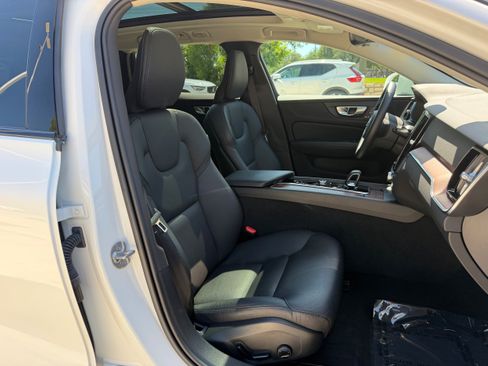 Certified 2025 Volvo V60 B5 Cross Country Plus AWD/4WD image 10