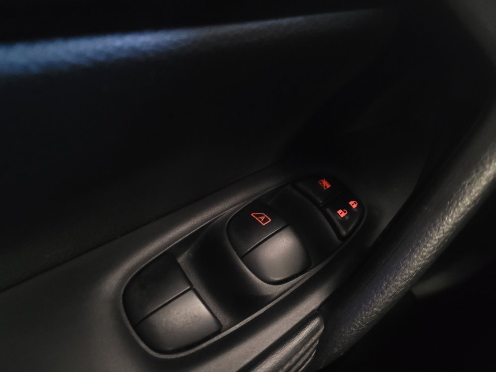 Used 2019 Nissan Rogue SV FWD image 27
