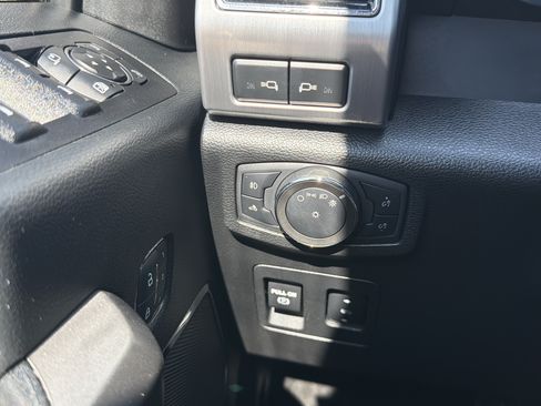 Used 2020 Ford F150 Platinum w/ Equipment Group 701A Luxury AWD/4WD image 12