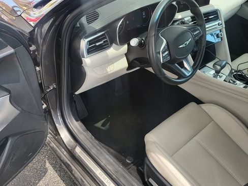 Used 2025 Genesis G70 2.5T RWD image 3