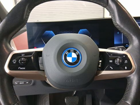 Used 2023 BMW iX xDrive50 w/ Sport Package image 15