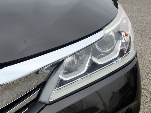 Used 2016 Honda Accord LX image 9