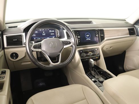 Used 2021 Volkswagen Atlas SEL image 2