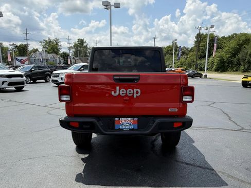 Used 2023 Jeep Gladiator Overland image 7