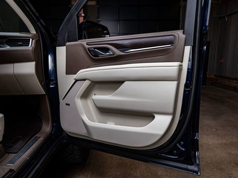 Used 2024 GMC Yukon XL Denali image 37