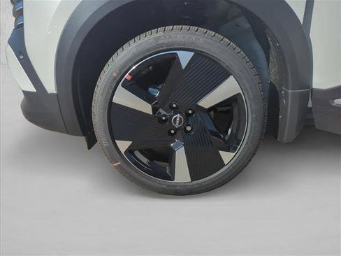 New 2026 Nissan Kicks SR image 18