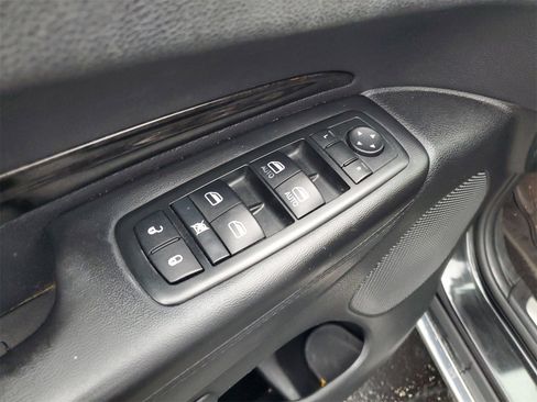 Used 2015 Dodge Durango Limited image 9