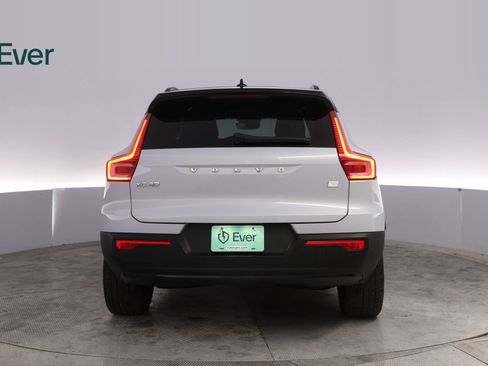 Used 2022 Volvo XC40 P8 Recharge Plus AWD/4WD image 15