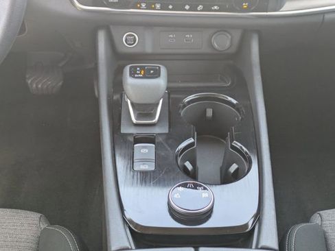 Used 2023 Nissan Rogue SV image 19