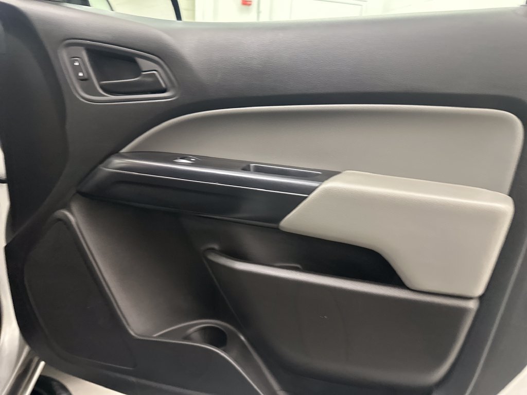 Used 2019 Chevrolet Colorado W/T w/ Custom Special Edition AWD/4WD image 31