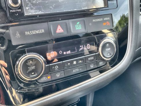 Used 2018 Mitsubishi Outlander ES FWD image 16