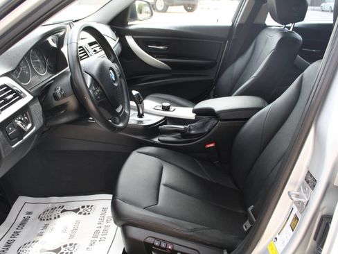 Used 2014 BMW 320i Sedan RWD image 9
