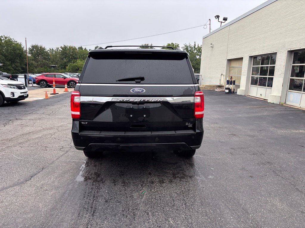 Used 2020 Ford Expedition XLT w/ Equipment Group 202A AWD/4WD image 4