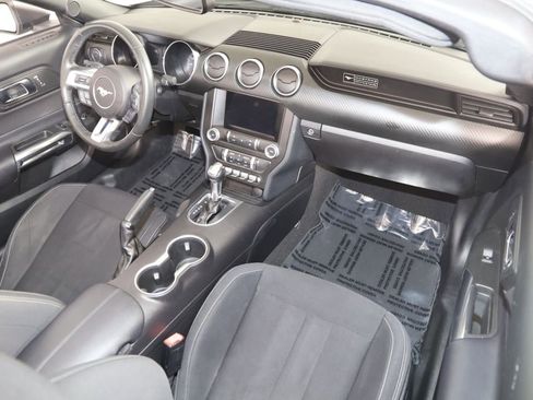 Used 2020 Ford Mustang Convertible RWD image 13