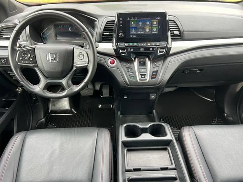 Used 2023 Honda Odyssey Sport image 3