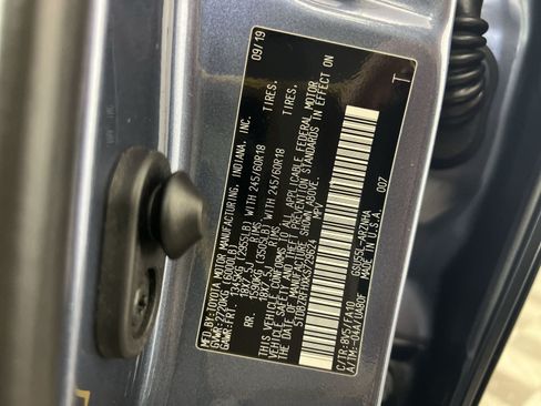 Used 2019 Toyota Highlander Plus AWD/4WD image 31