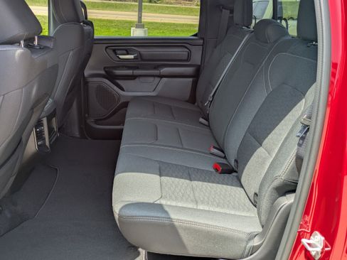New 2026 RAM 1500 Express AWD/4WD image 10
