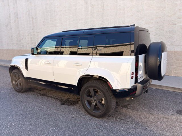 Used 2023 Land Rover Defender 110 X-Dynamic SE AWD/4WD image 6