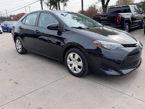 Used 2017 Toyota Corolla LE image 5