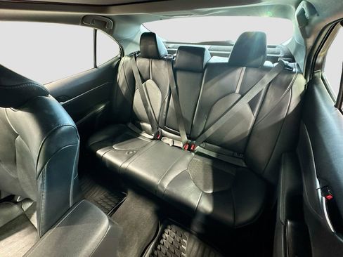 Used 2018 Toyota Camry XSE image 13