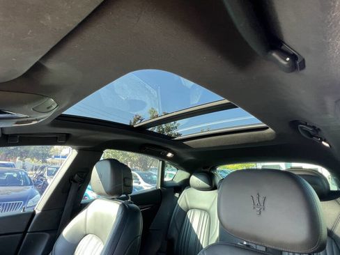 Used 2017 Maserati Levante w/ Luxury Package image 16