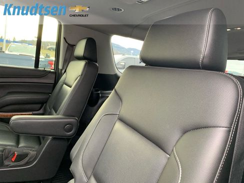 Used 2020 Chevrolet Suburban Premier image 13