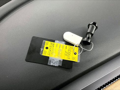 Used 2023 Tesla Model 3 Standard Range image 13