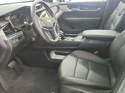 Certified 2023 Cadillac XT5 Premium Luxury w/ LPO, Floor Liner Package AWD/4WD image 18