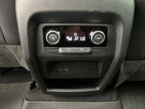 Used 2025 Buick Enclave Preferred FWD image 26