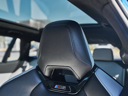 Used 2025 BMW M5 Touring image 45