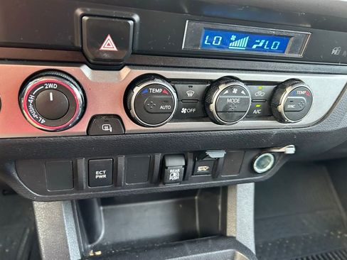 Used 2023 Toyota Tacoma SR5 AWD/4WD image 27