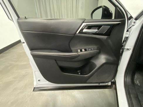 Used 2023 Mitsubishi Outlander SE Black Edition AWD/4WD image 40
